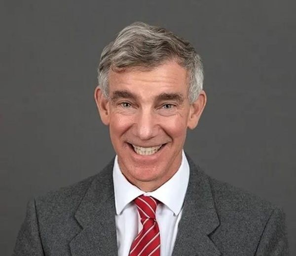 Dr. Roth's current headshot